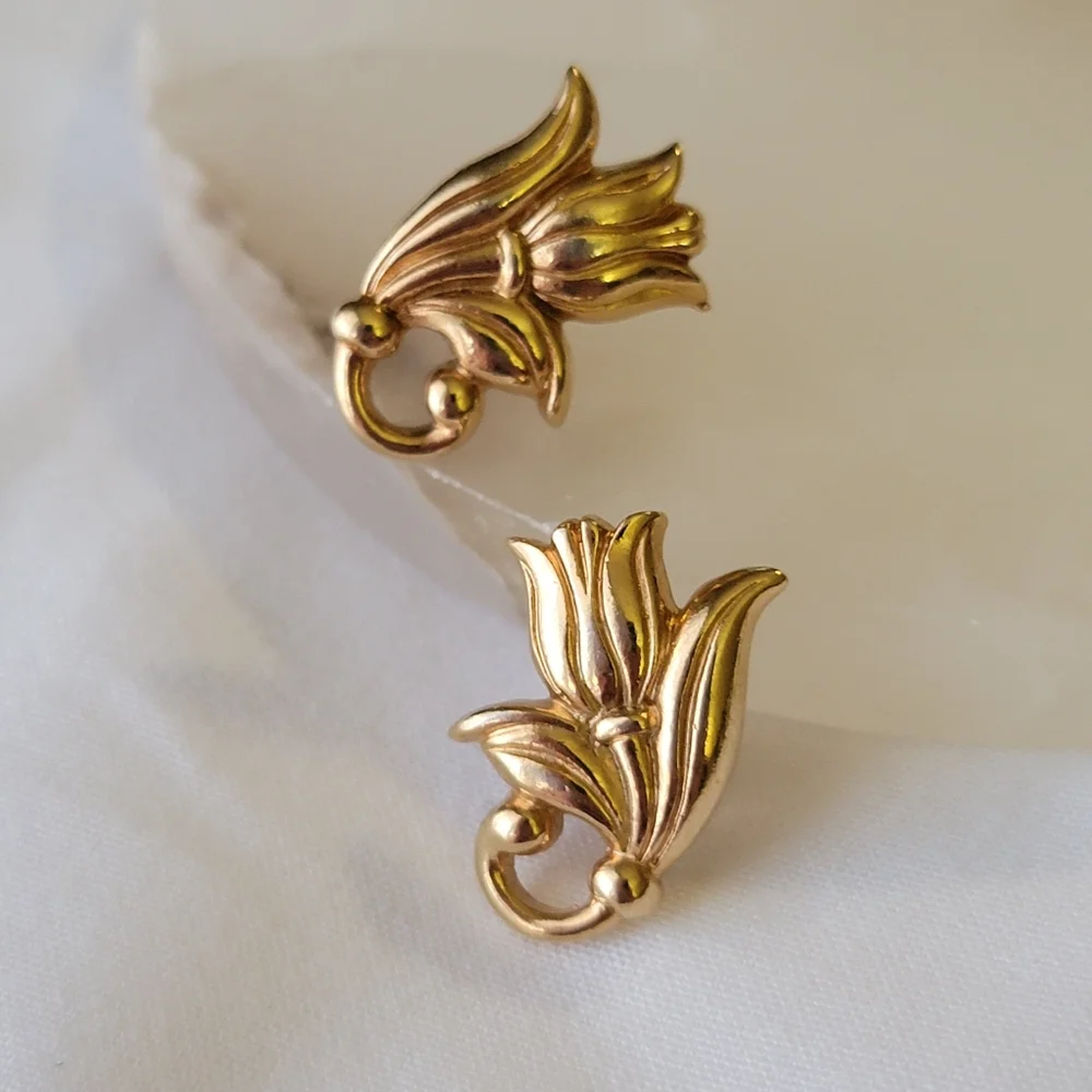 Gorgeous Vintage Spring Tulip Gold Earrings Flower